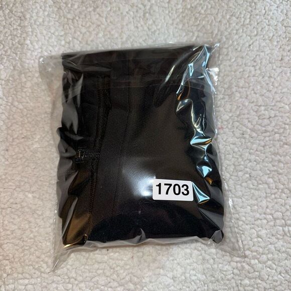 Under Armour Men’s Solid Black Full Zip Jacket Size XL EUC - Picture 12 of 12